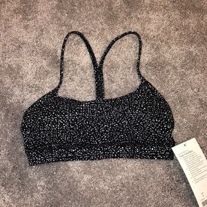 Lululemon flow Y Bra Nulu. Size 6